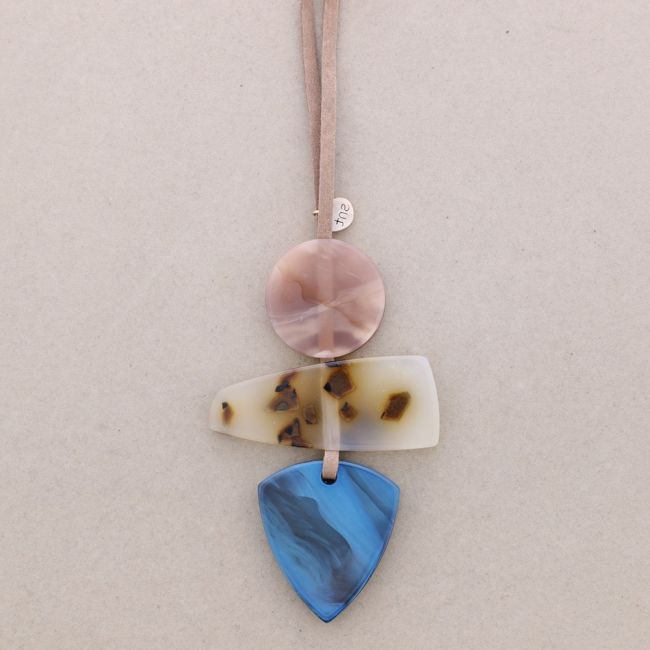 LONG TRIPLE RESIN PENDANT NECKLACE