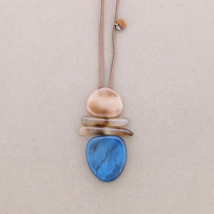 LONG RESIN GEOMETRIC SHAPE PENDANT NECKLACE
