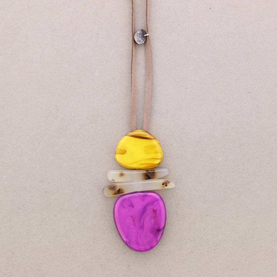 LONG RESIN GEOMETRIC SHAPE PENDANT NECKLACE