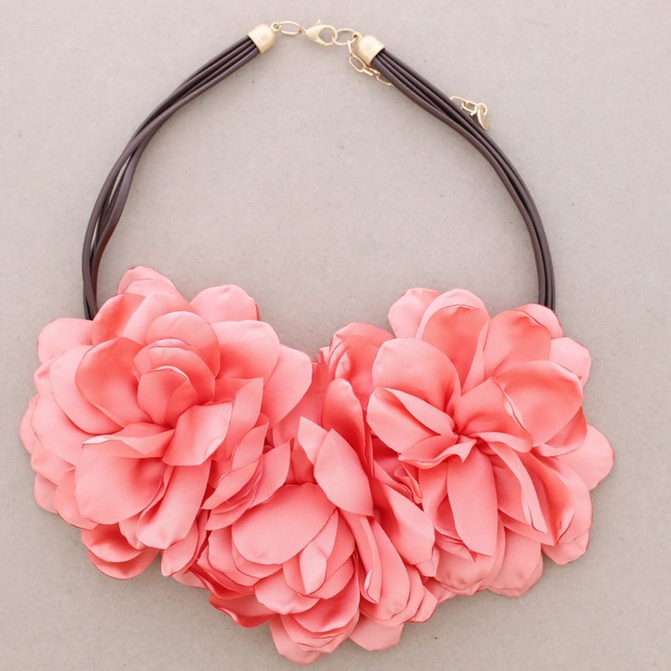 FABRIC FLOWERS SHORT NECKLACE