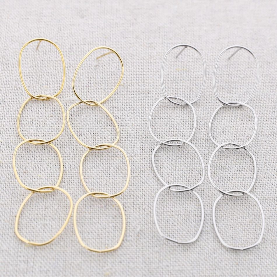 STEEL EARRINGS FOUR RINGS