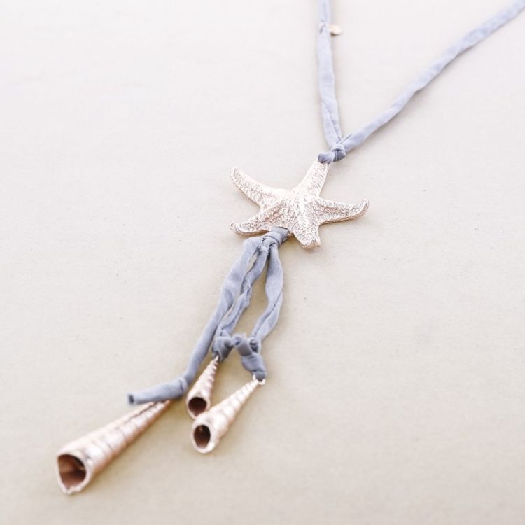 COLLAR LARGO COLGANTE MOTIVOS MARINOS