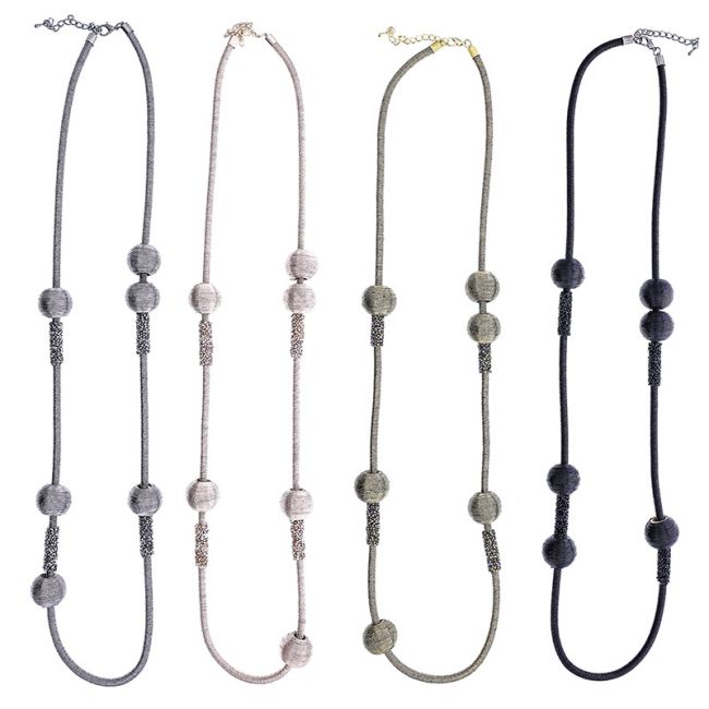 LONG NECKLACE WITH BALL BEADS