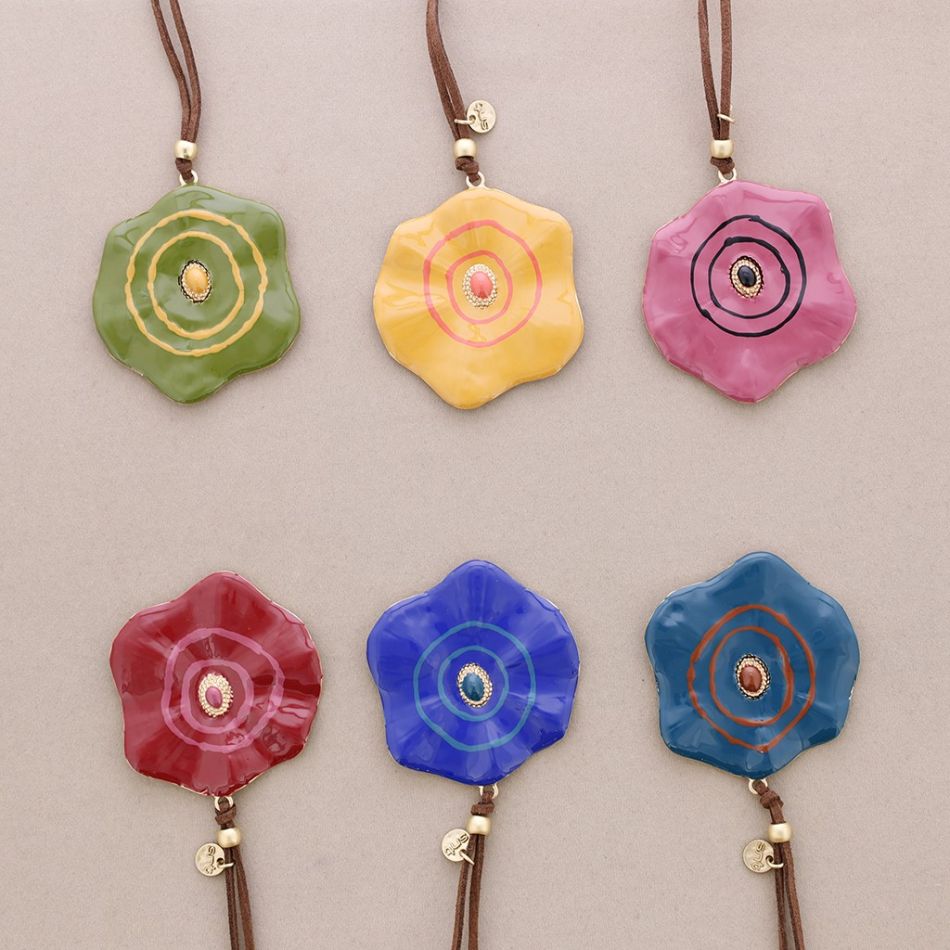ENAMEL METAL FLOWER NECKLACE