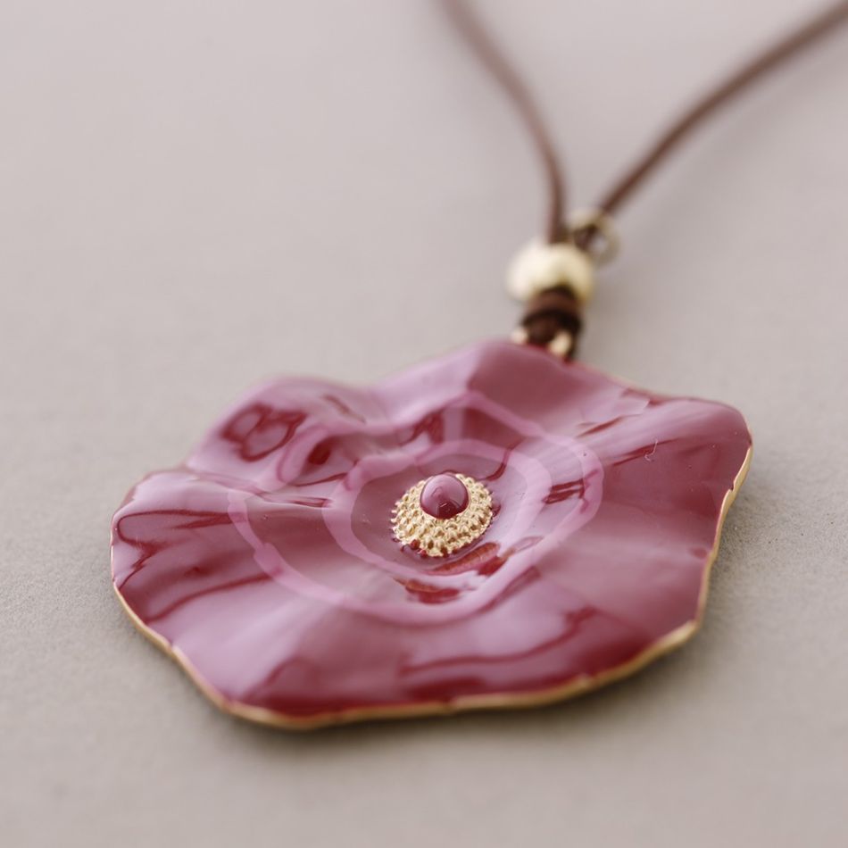 ENAMEL METAL FLOWER NECKLACE