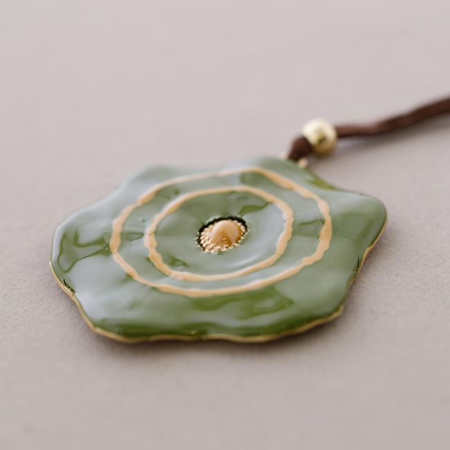 ENAMEL METAL FLOWER NECKLACE