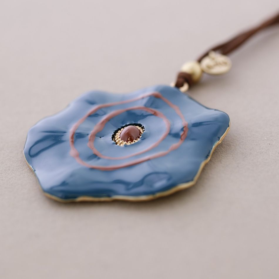 ENAMEL METAL FLOWER NECKLACE