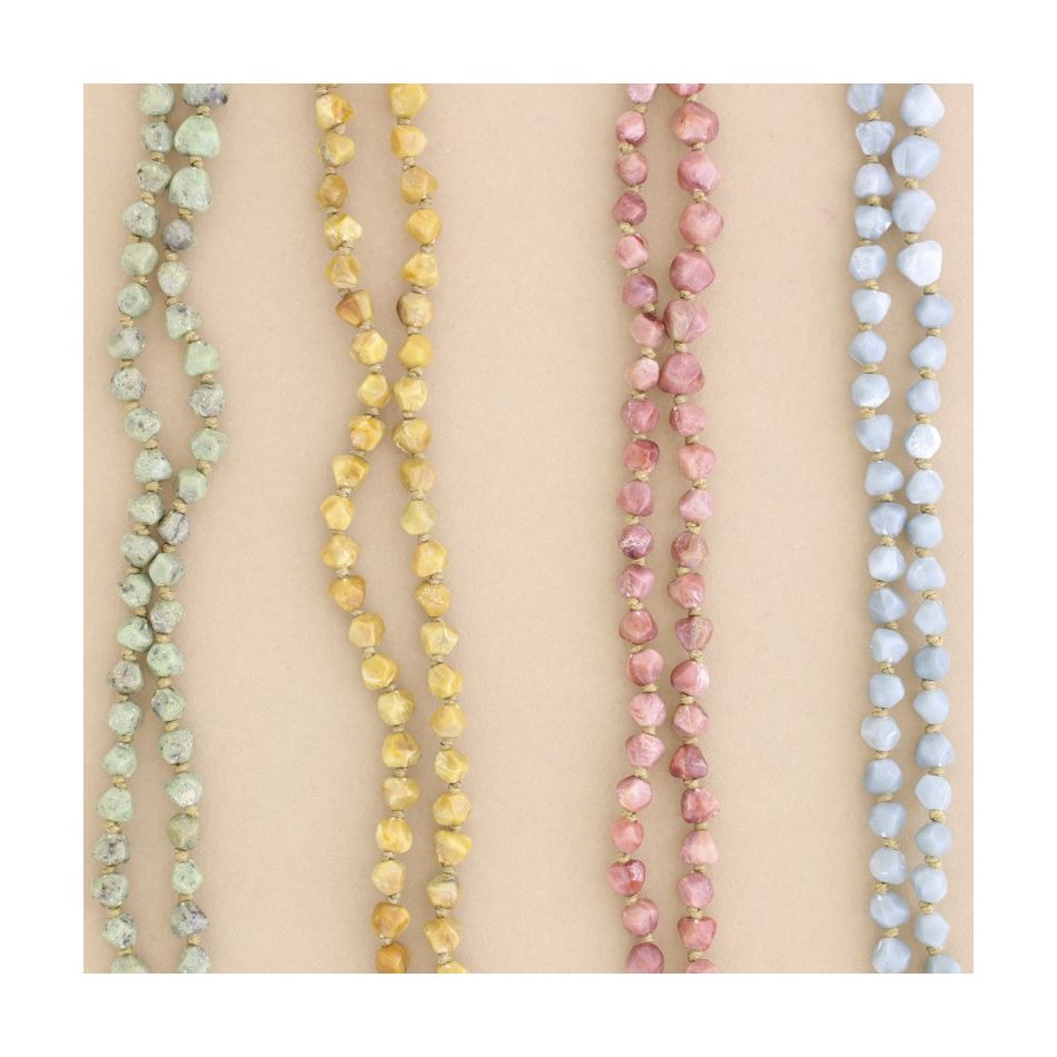 LONG RESIN BEADS NECKLACE