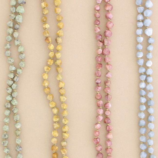 COLLAR LARGO CUENTAS RESINA