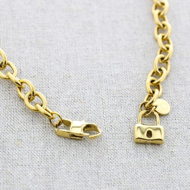 STEEL LINK SHORT NECKLACE WITH PADLOCK PENDANT