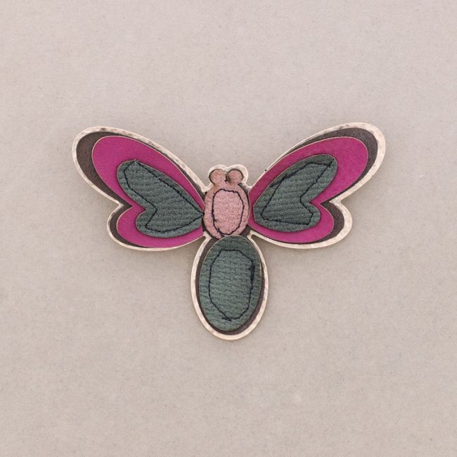 LITTLE BEE METAL IMITATION LEATHER BROOCH