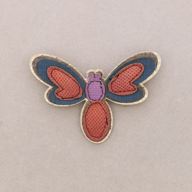 LITTLE BEE METAL IMITATION LEATHER BROOCH