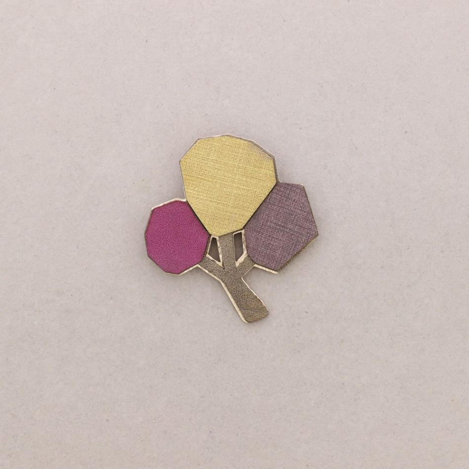 BROCHE ÁRBOL METAL IMITACIÓN CUERO