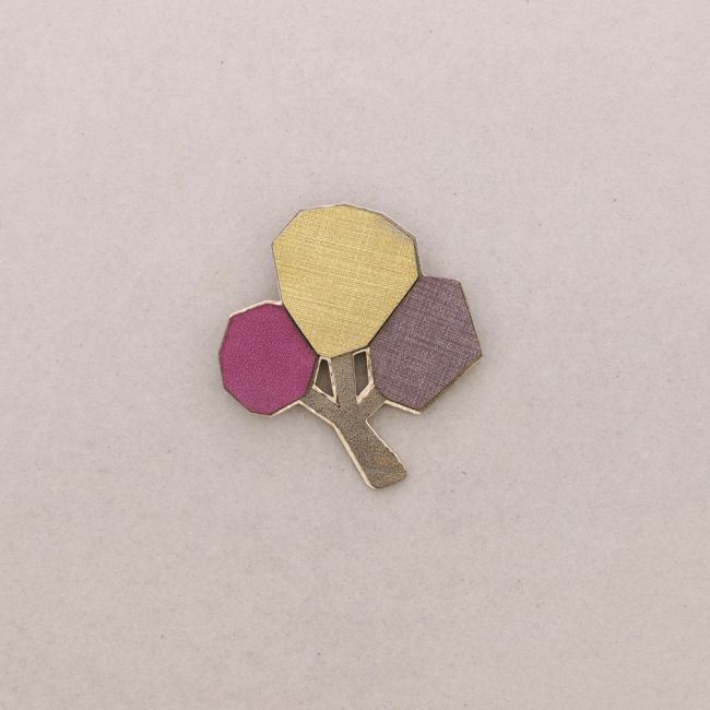 BROCHE ÁRBOL METAL IMITACIÓN CUERO