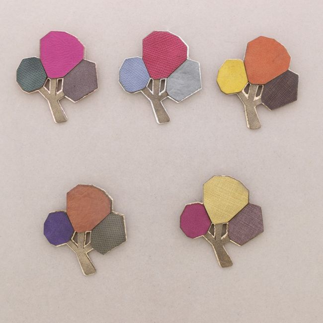 METAL TREE BROOCH IMITATION LEATHER
