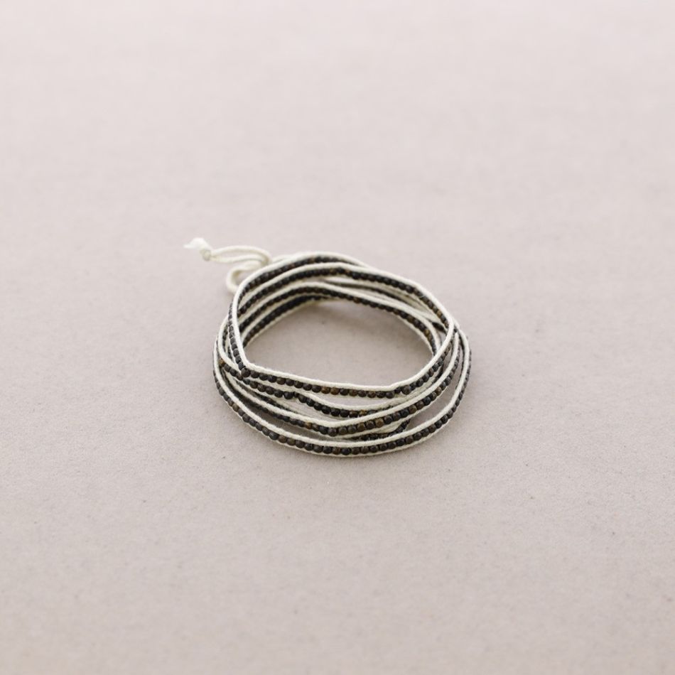 PULSERA MACRAMÉ CUENTAS METAL