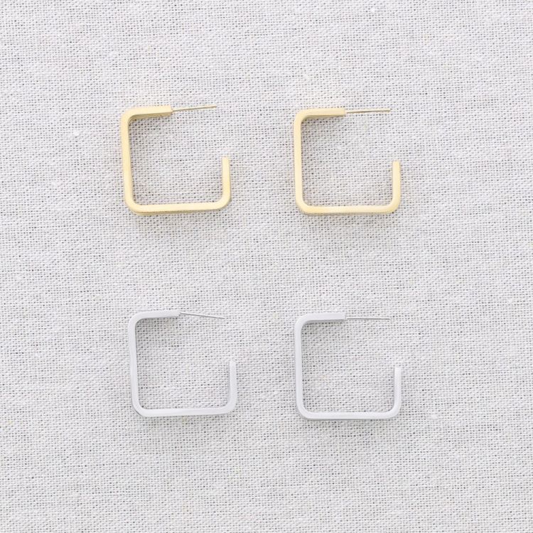 RECTANGULAR TRIPLE HOOP STEEL EARRINGS 2