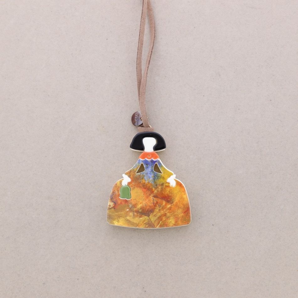 MENINA RESIN LONG PENDANT NECKLACE
