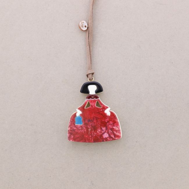MENINA RESIN LONG PENDANT NECKLACE