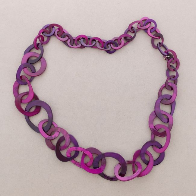 COLLAR LARGO ESLABONES RESINA