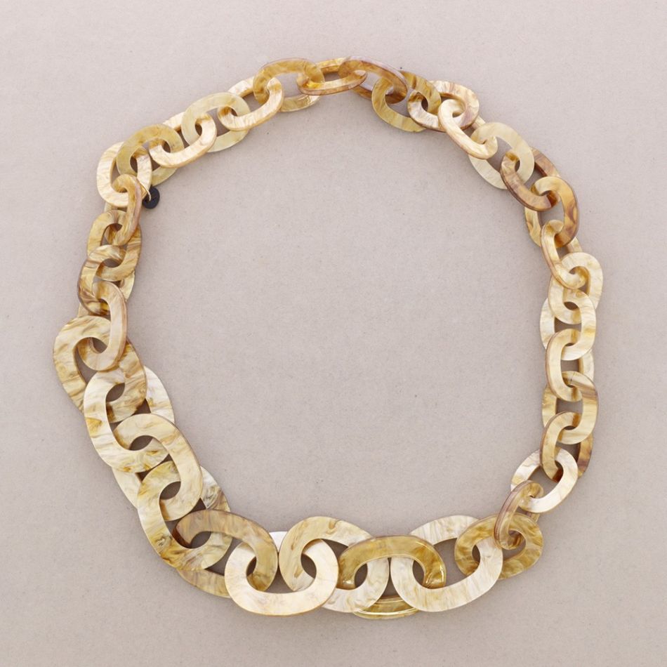 COLLAR LARGO ESLABONES RESINA
