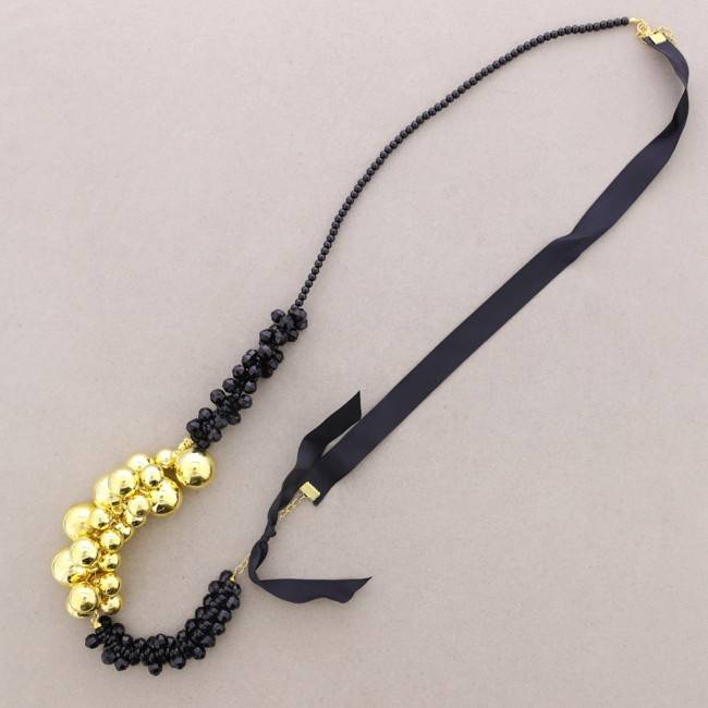 LONG BEAD NECKLACE