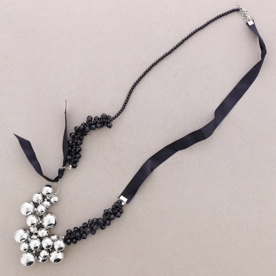 LONG BEAD NECKLACE