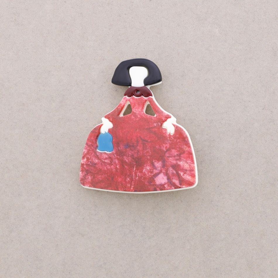 BROCHE IMÁN MENINA RESINA
