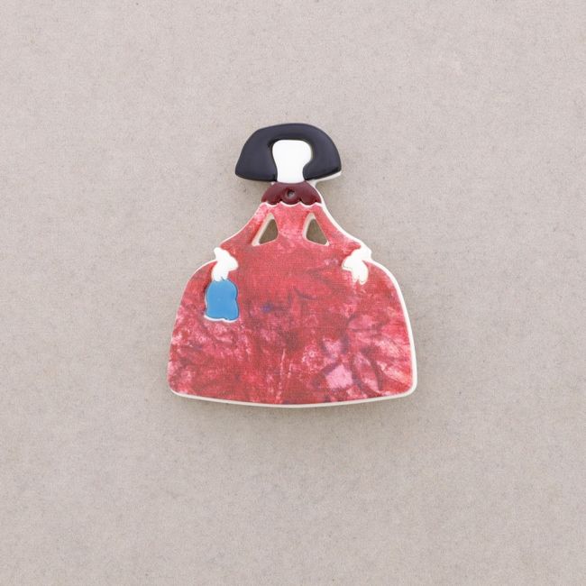 BROCHE IMÁN MENINA RESINA