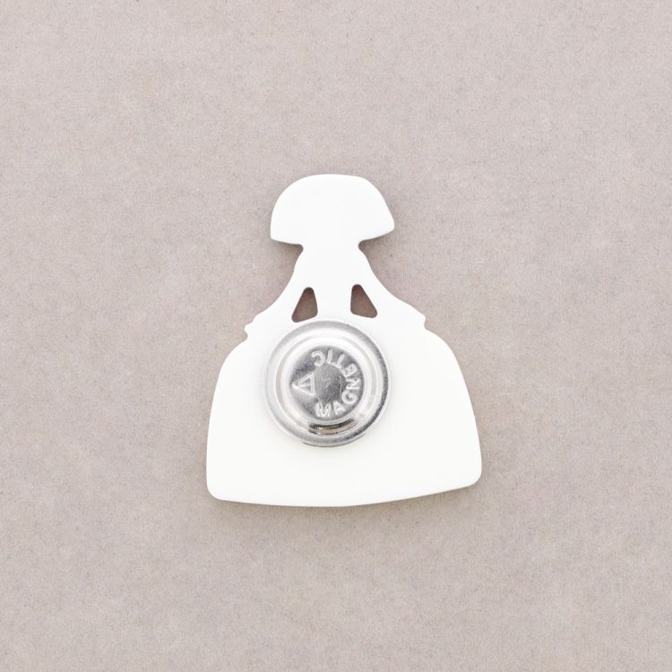 BROCHE IMÁN MENINA RESINA 2