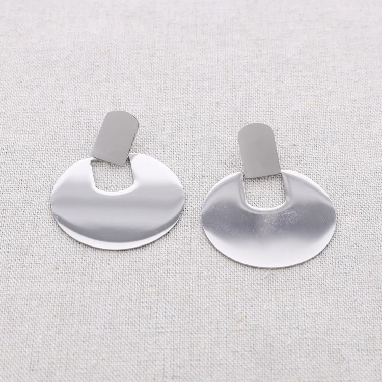 STEEL EARRINGS HANGING MEDAL
