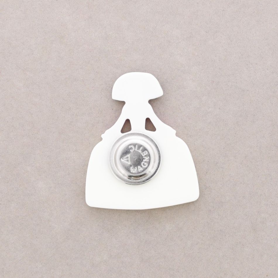 LADY MAGNETIC BROOCH