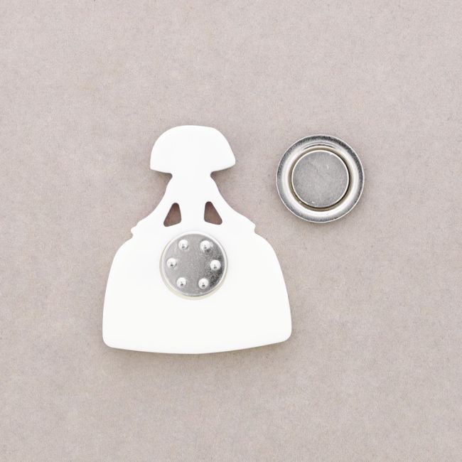 LADY MAGNETIC BROOCH