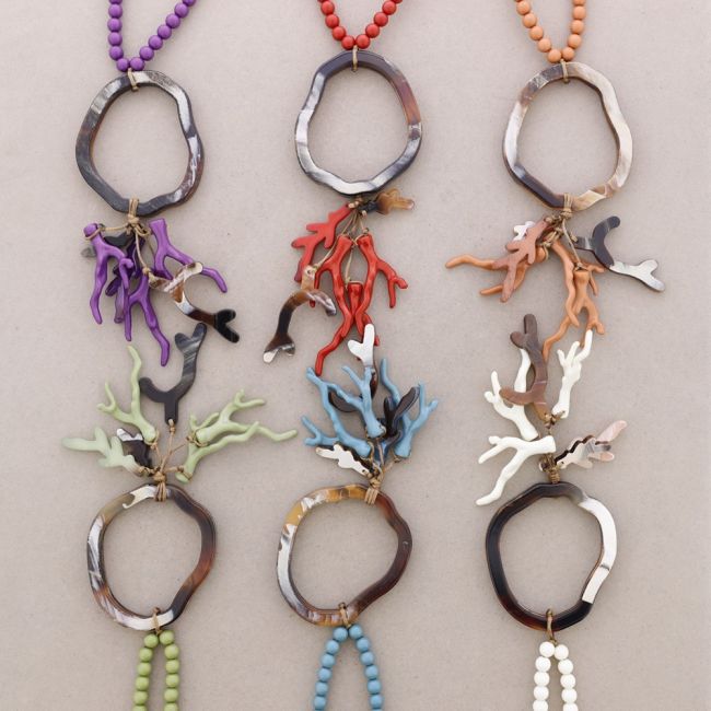 LONG PENDANT NECKLACE WITH MARINE MOTIF