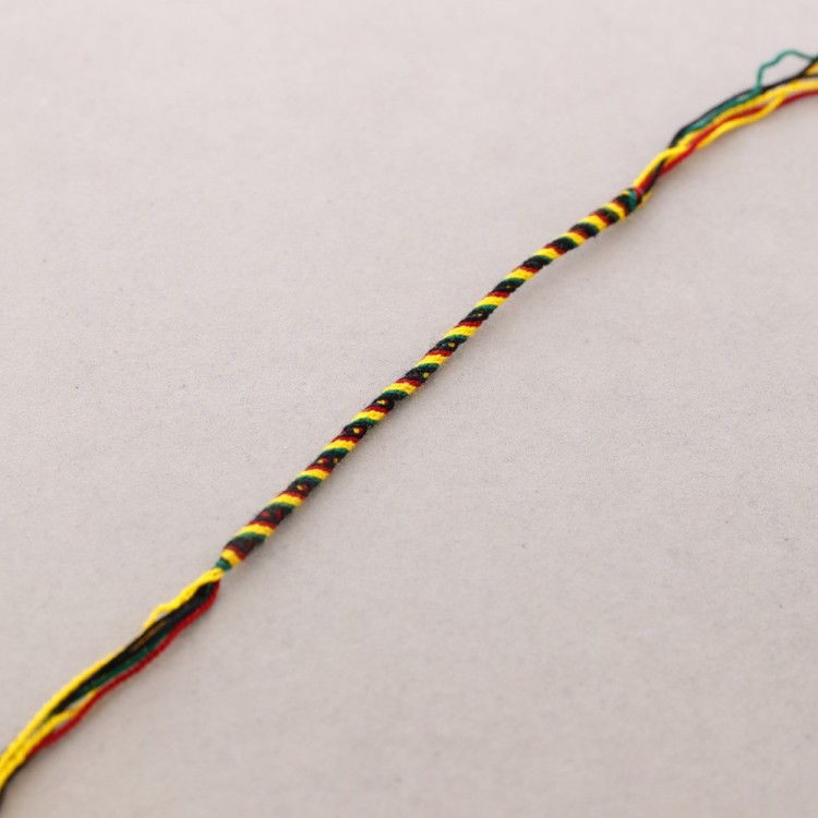COLORFUL THREAD BRACELET