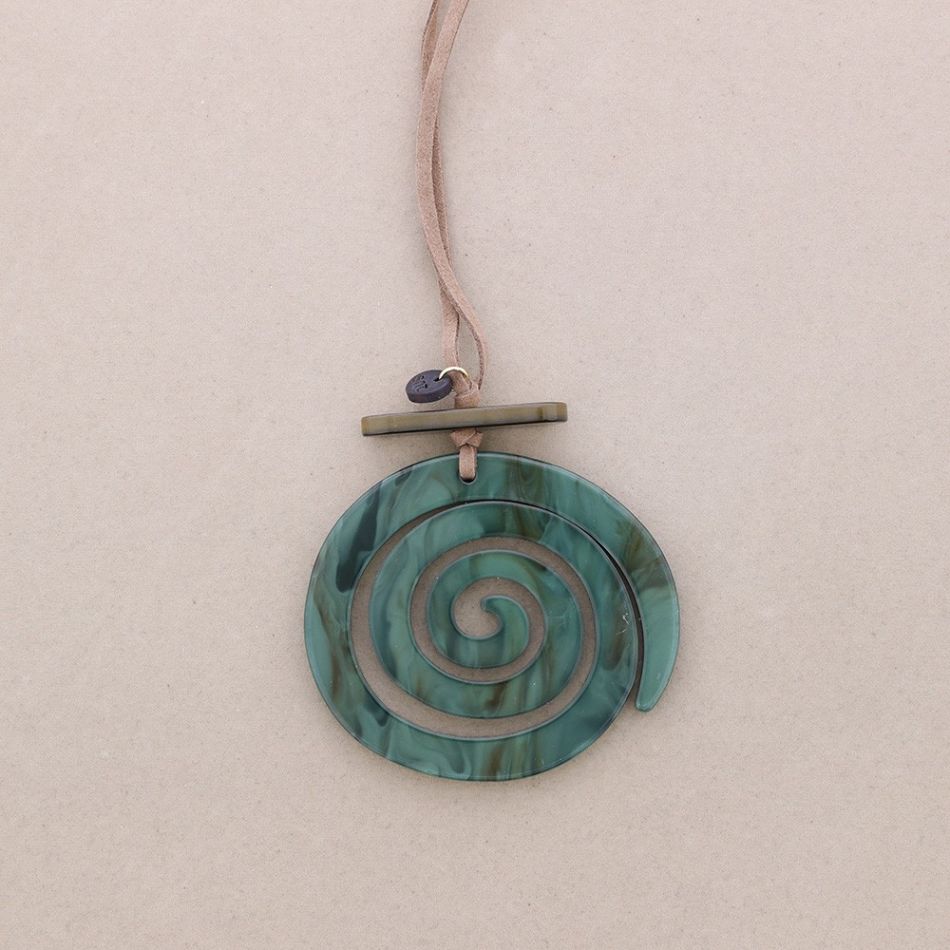 LONG RESIN SPIRAL PENDANT NECKLACE