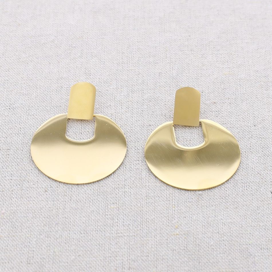 STEEL EARRINGS HANGING MEDAL