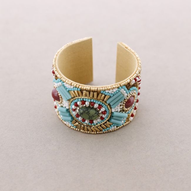 ADJUSTABLE ETHNIC BEAD BRACELET