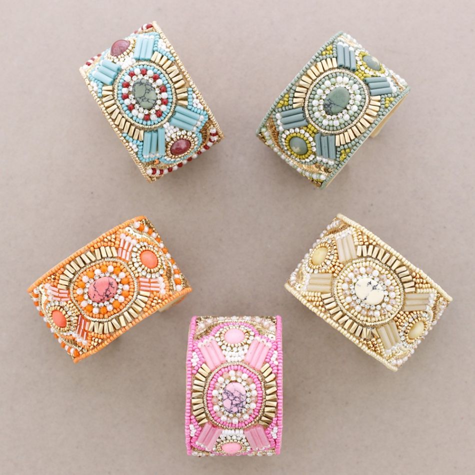ADJUSTABLE ETHNIC BEAD BRACELET