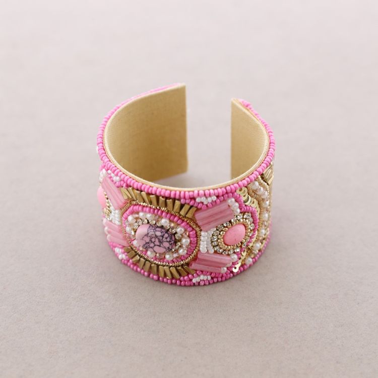 ADJUSTABLE ETHNIC BEAD BRACELET