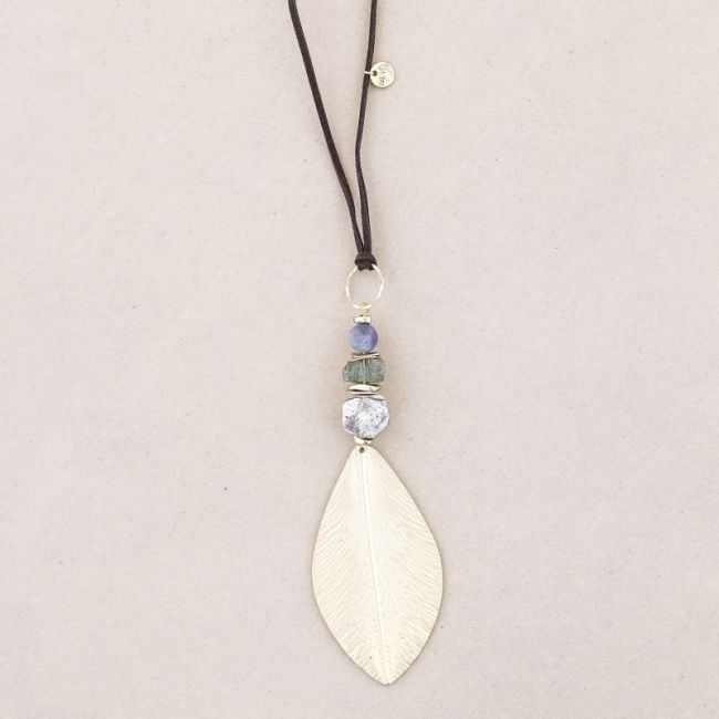 LONG NECKLACE WITH METAL LEAF STONES PENDANT