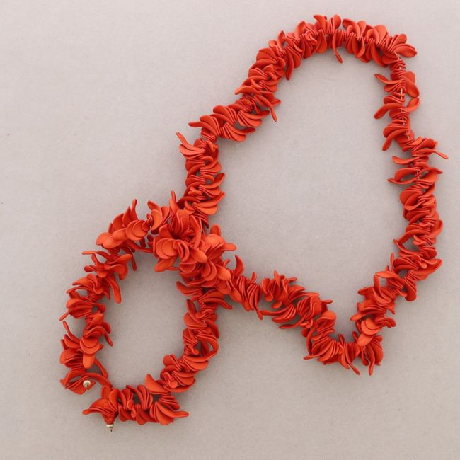 LONG RESIN PETAL NECKLACE