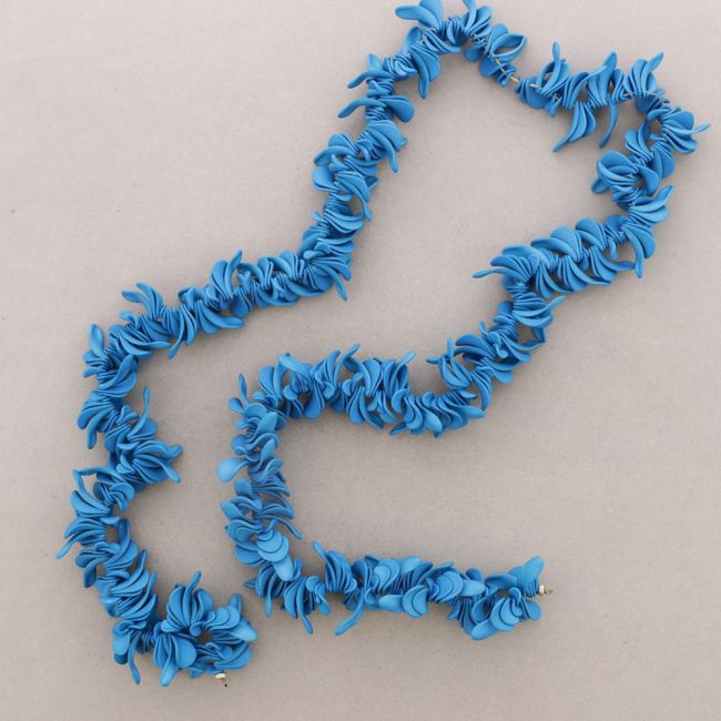 LONG RESIN PETAL NECKLACE