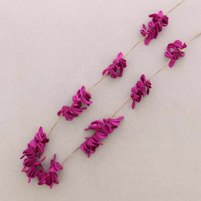 LONG RESIN PETAL NECKLACE