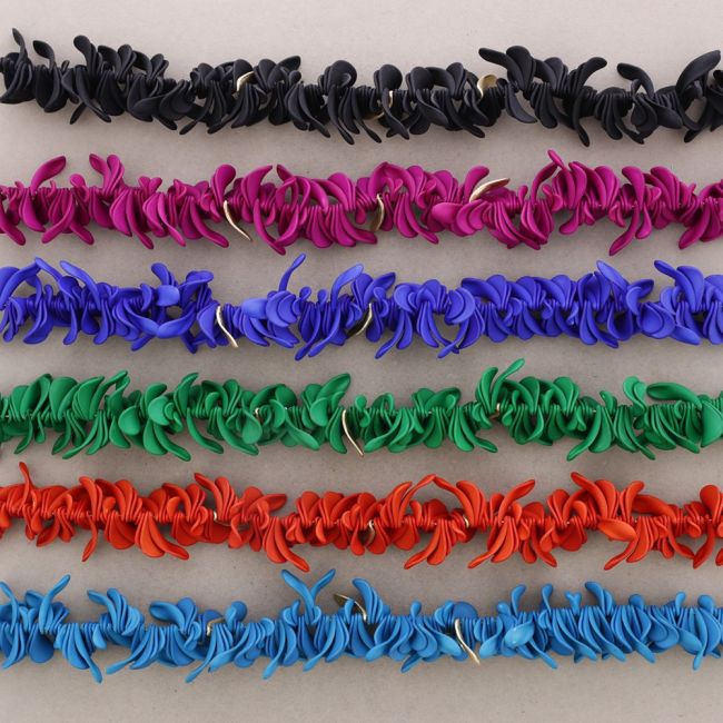 RESIN PETAL CHOKER