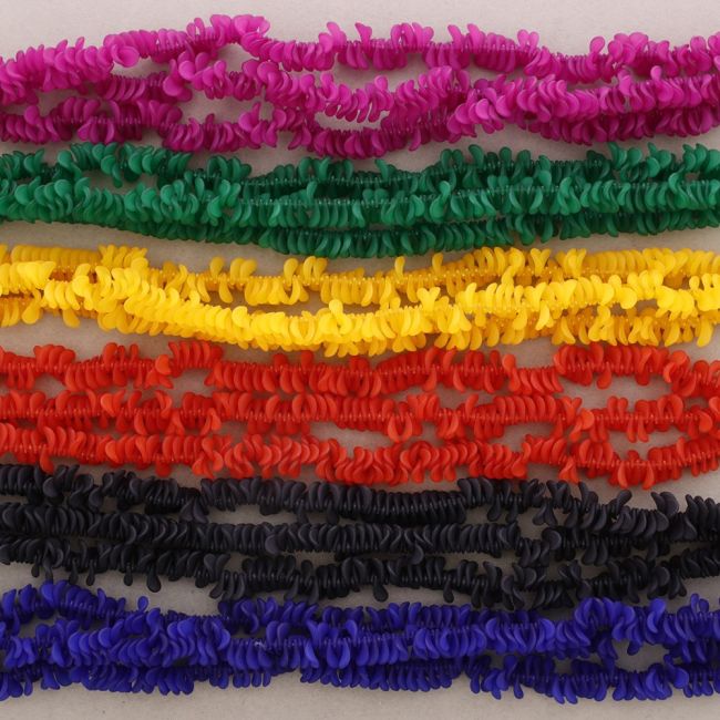 THREE ROWS MINI PETAL RESIN CHOKER