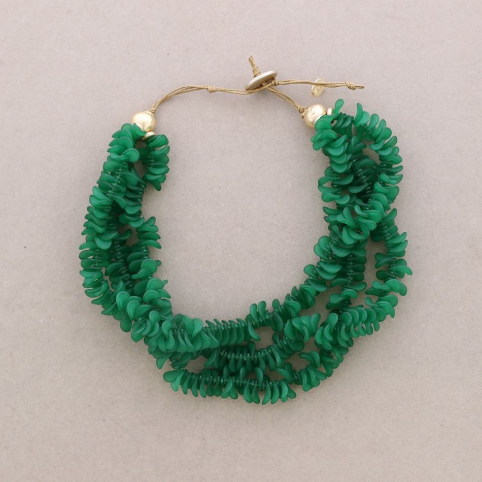 THREE ROWS MINI PETAL RESIN CHOKER