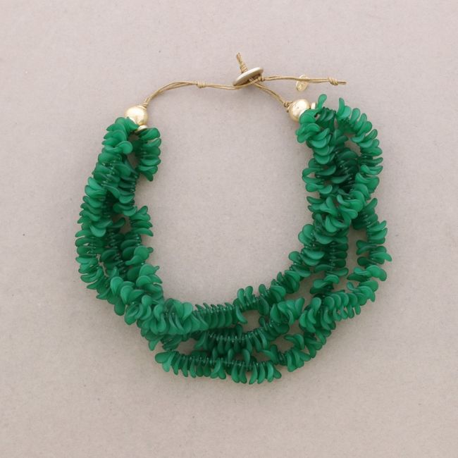 THREE ROWS MINI PETAL RESIN CHOKER