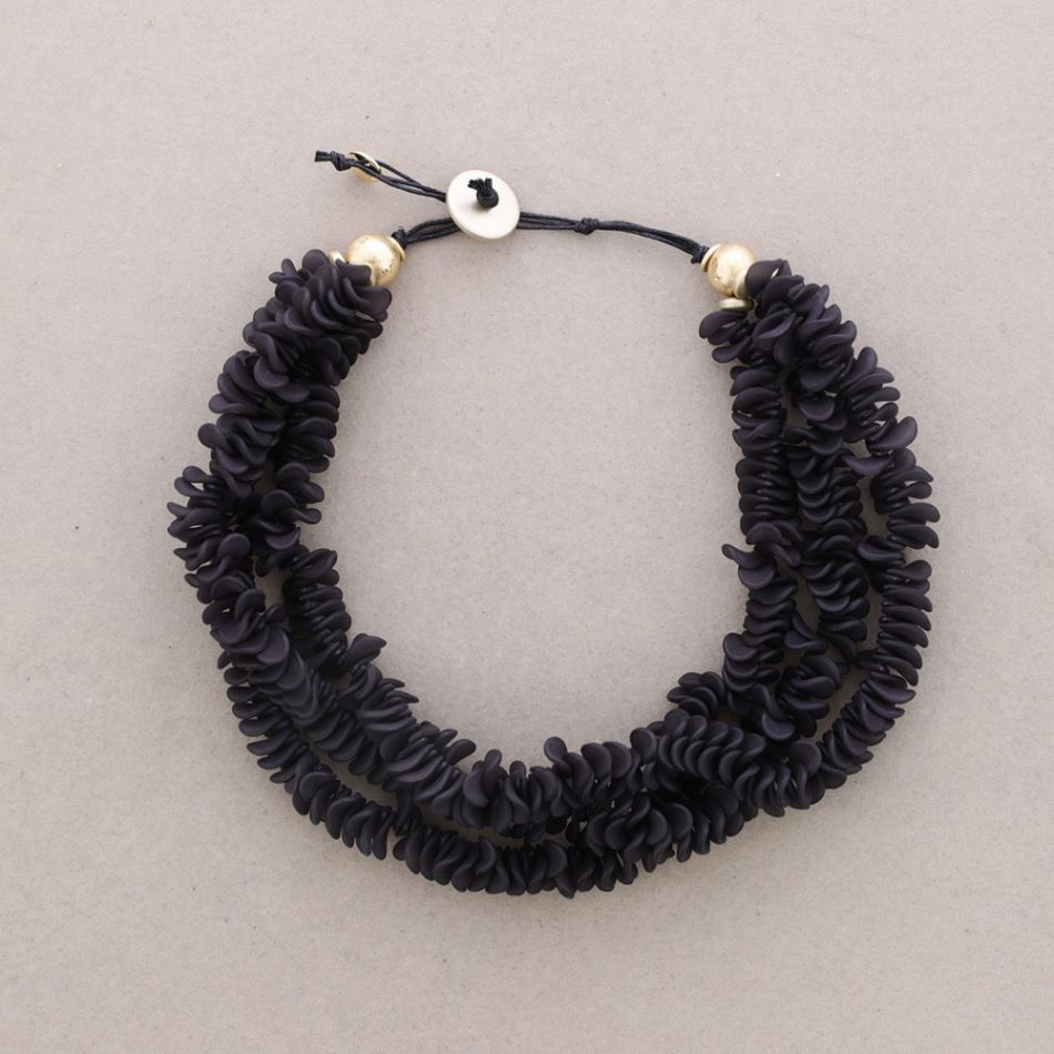 THREE ROWS MINI PETAL RESIN CHOKER