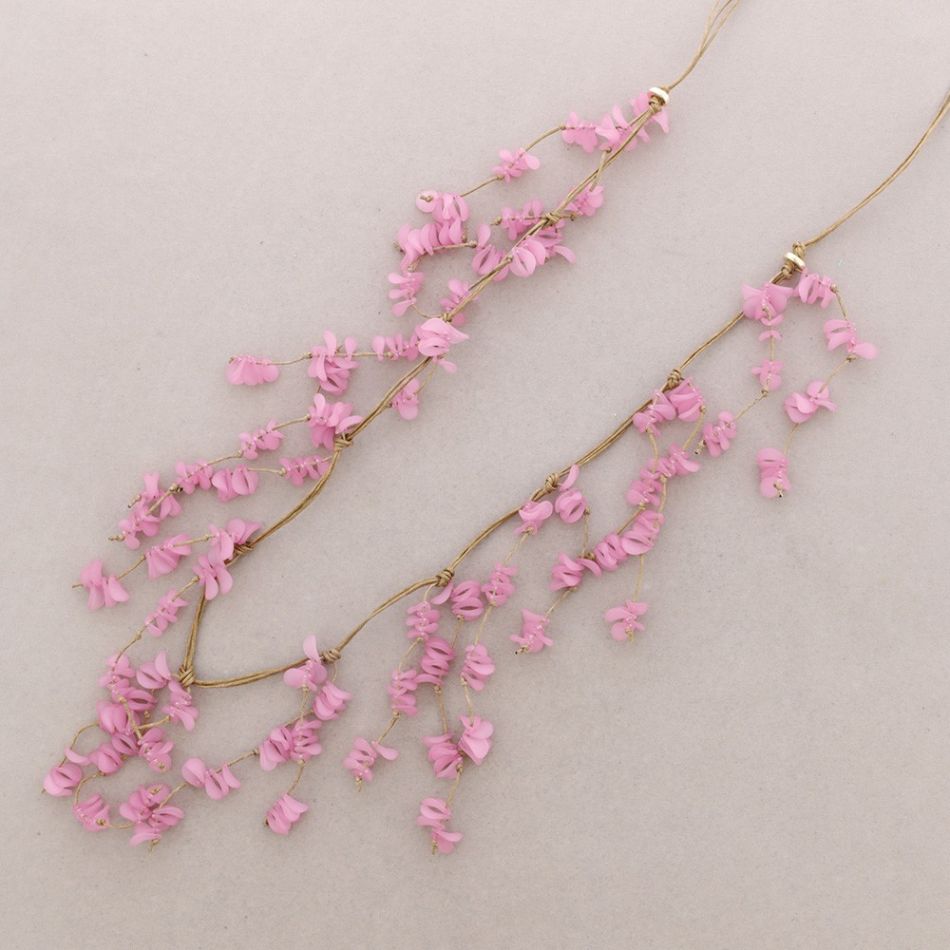 COLLAR LARGO COLGANTES TIRAS MINI PÉTALOS RESINA